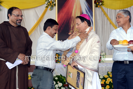 Ballari Bishop urges people to derive inspiration from life of  St. Pio 1